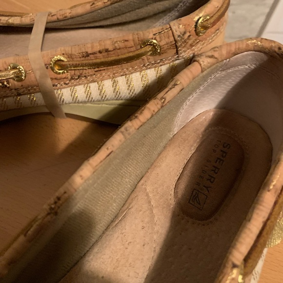 Gold and tan Sperry Top Slider size 7 - Picture 6 of 8